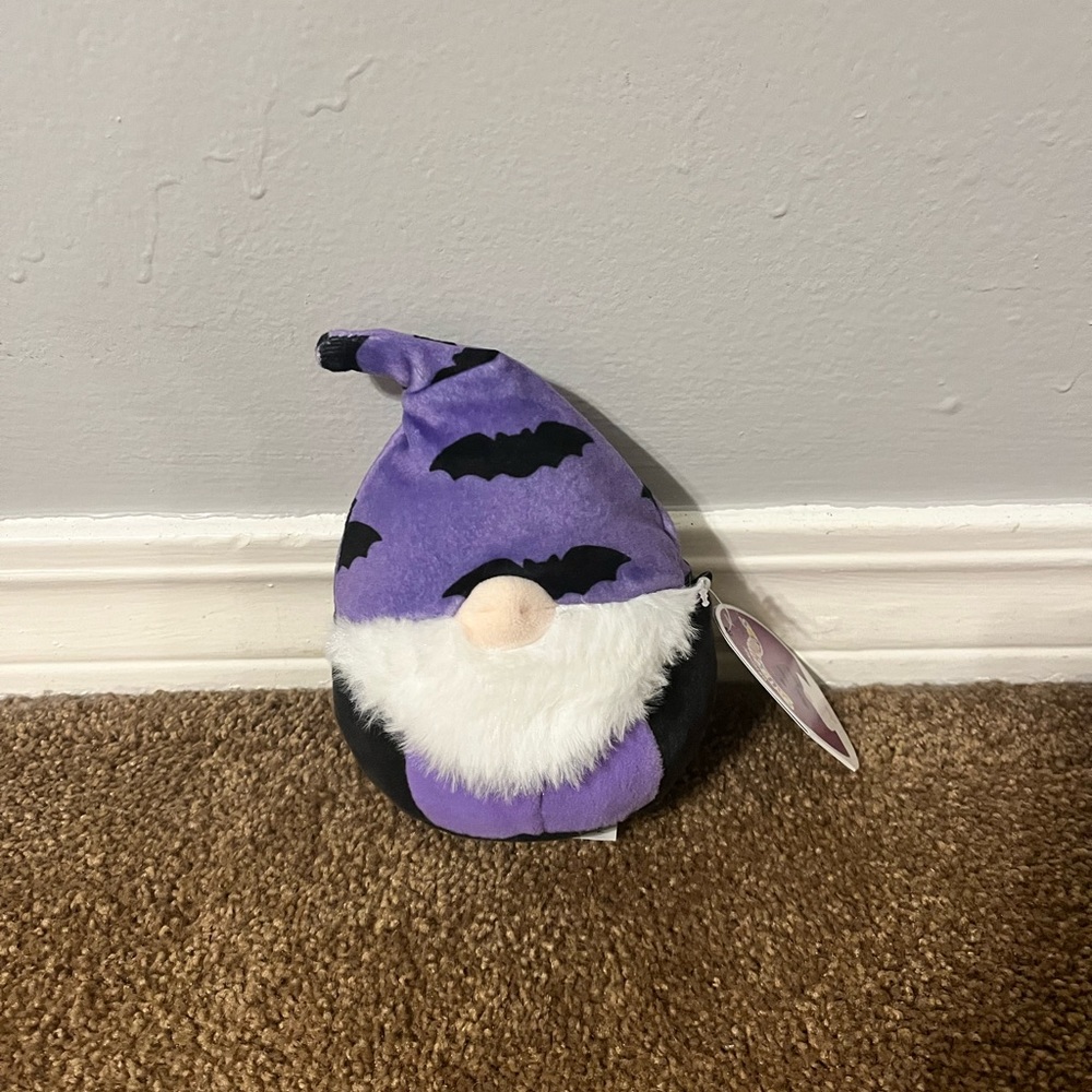 Zan the mini Halloween Bat Gnome Squishmallow :))